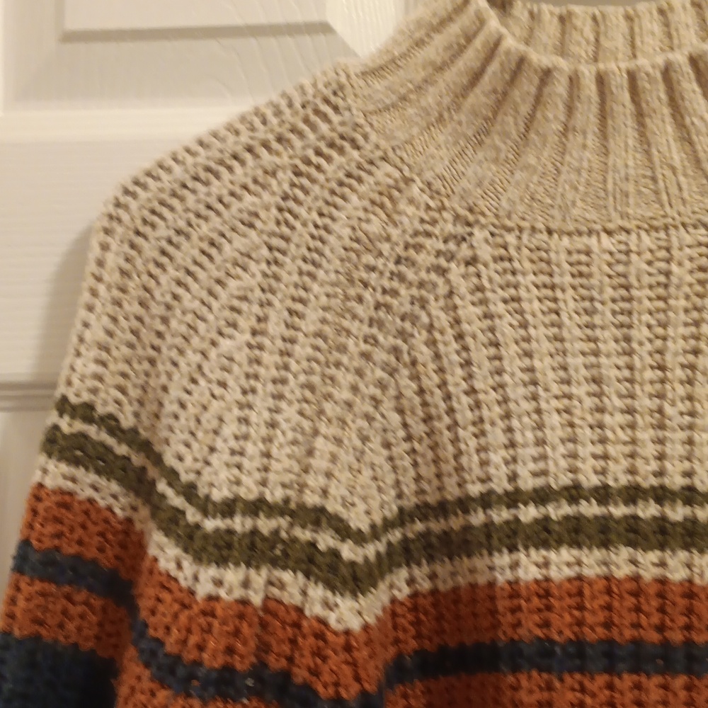Universal Thread Sweater - Picture 3 of 7